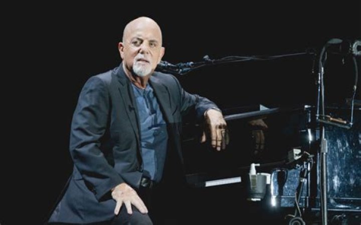 Aaron Lewis Postpones The Remainder Of His 2023 Solo Shows For Vocal Rest