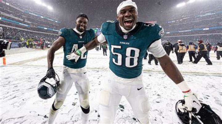 American football linebacker Oren Burks' Bio, Age, Net Worth, Salary, Contract, NFL Stats, Married, & Wife