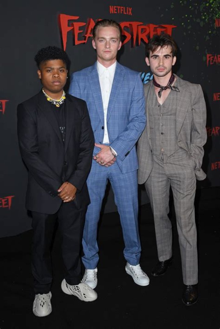 Benjamin Flores Jr. – Celeb Secrets