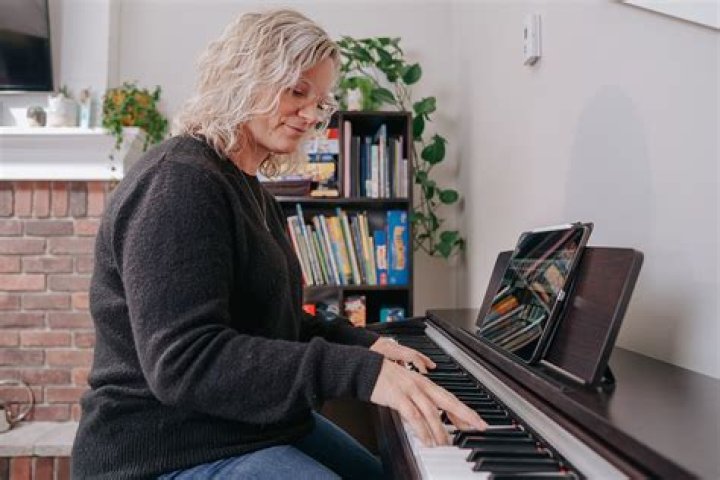 Can Alicia Keys Play Piano?