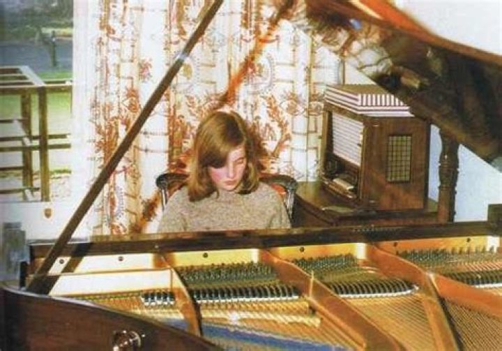 Did Princess Diana Play The Piano?