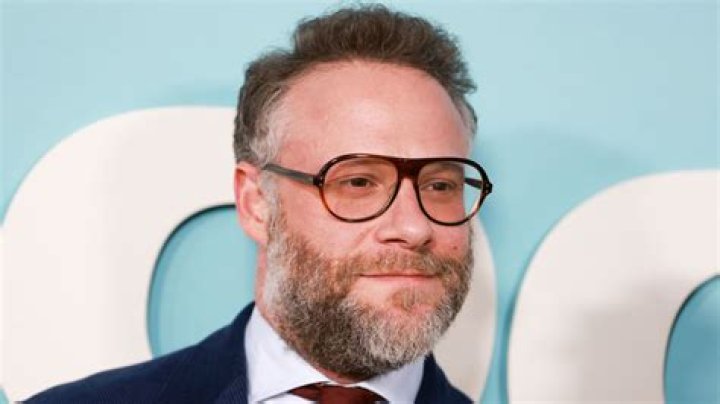 Does Seth Rogen Wear Glasses?