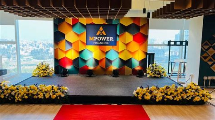 Hire Drake for a Corporate Event or Performance Booking.