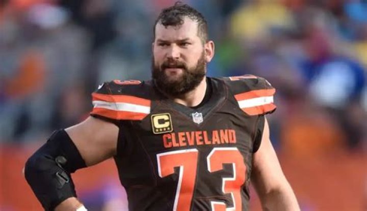 Joe Thomas Net worth, Contract, and Salary; Is he Married?