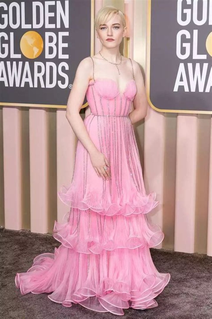 
Julia Garner Continues Awards Sweep with 2023 Golden Globes Win for Final Season of ‘Ozark’ 