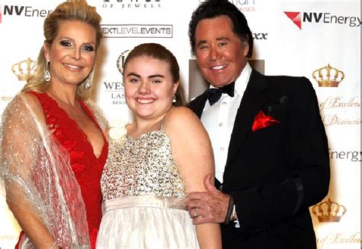 Kathleen McCrone, Wayne Newton’s Wife Age, Bio, Sibling, Daughter, Net Worth