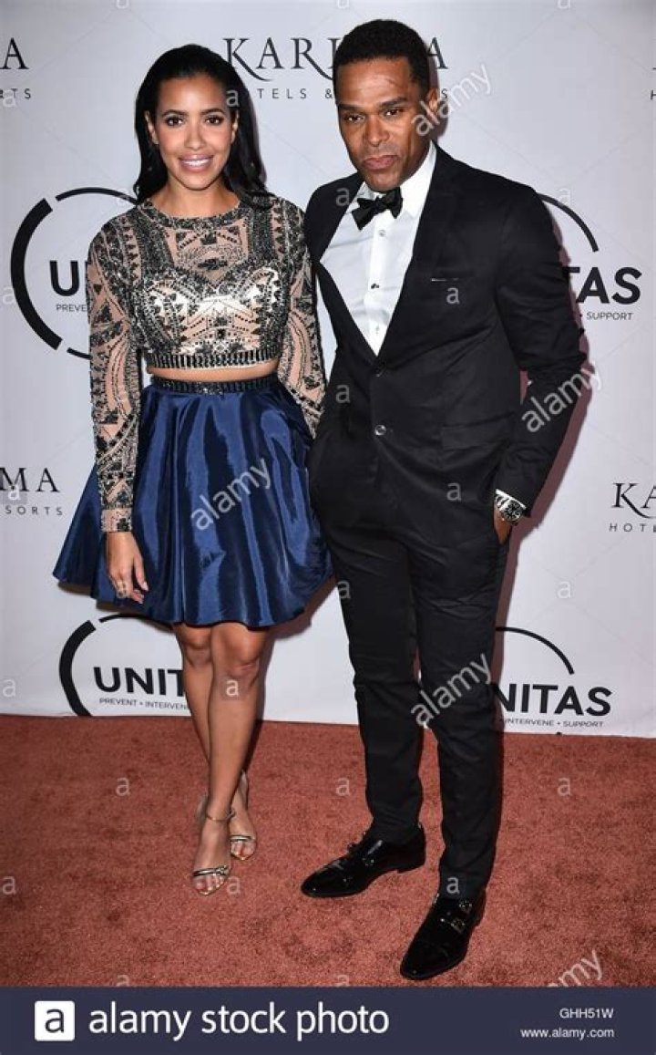 Kendrys Morales Biography- salary, contract, stats, net worth, married, girlfriend, relationship, affair, age, career, wife, children, family