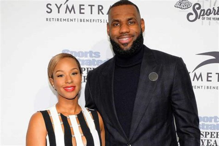 LeBron James wife Savannah James Biography- Salary, Net worth, Married, Earnings, Relationship, Affair, Age, Height, Career, Children, Husband, Family