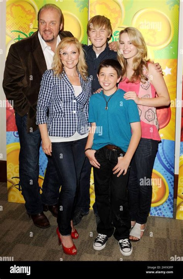 LEIGH-ALLYN BAKER, JEFFREY DOLLEY, KEVIN COVIAS, MIA TALERICO, SHANE HARPER, BRIDGIT MENDLER, JASON DOLLEY, SAMANTHA BOSCARINO – Celeb Secrets