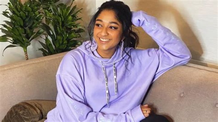 Maitreyi Ramakrishnan Boyfriend 2021 - Is The Never Have I Ever Actress Dating A BF?