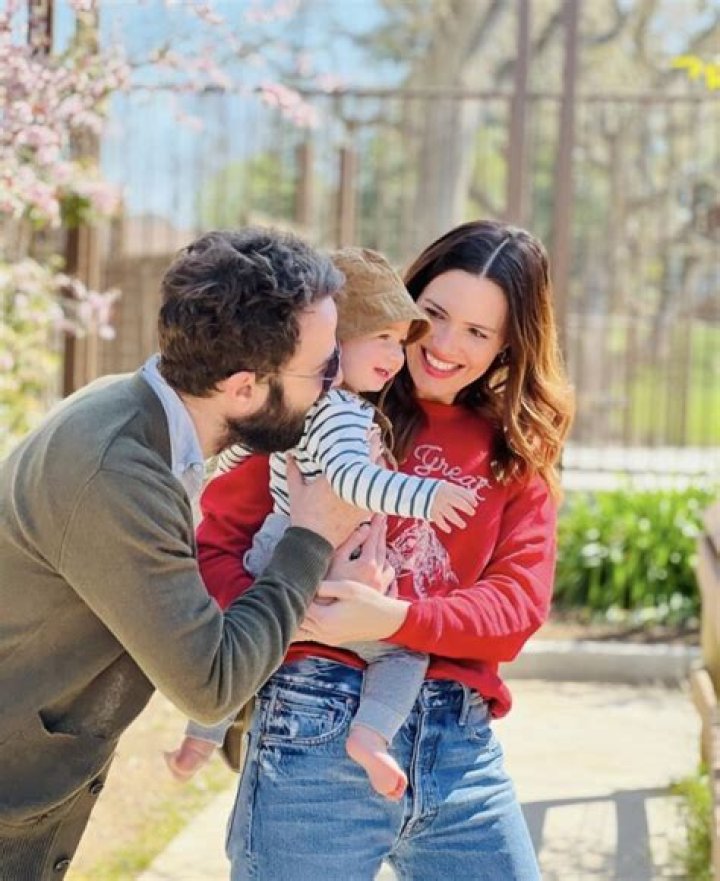 Mandy Moore and Husband Taylor Goldsmith are Expecting Their Second Child – Celeb Secrets