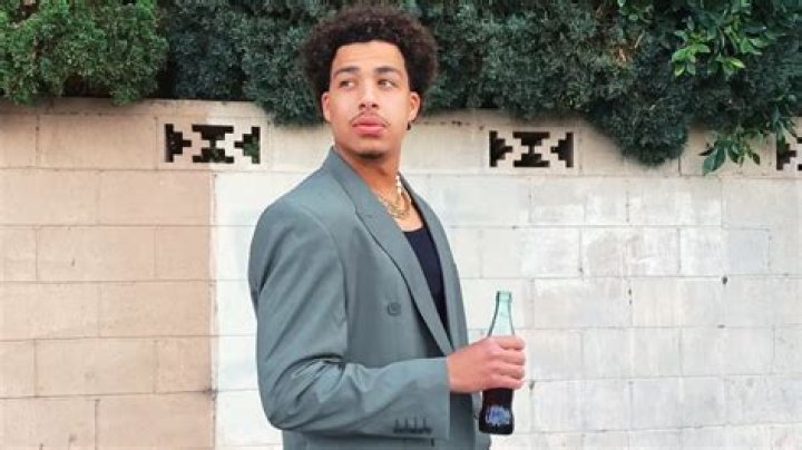 Marcus Scribner Girlfriend 2021 - Is The Celebrity Dating Game Star In A Relationship With A GF?