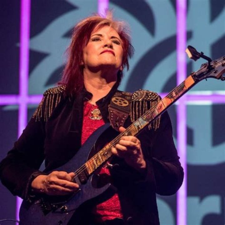 Professional Belly Dancer Carmen Jane Plant