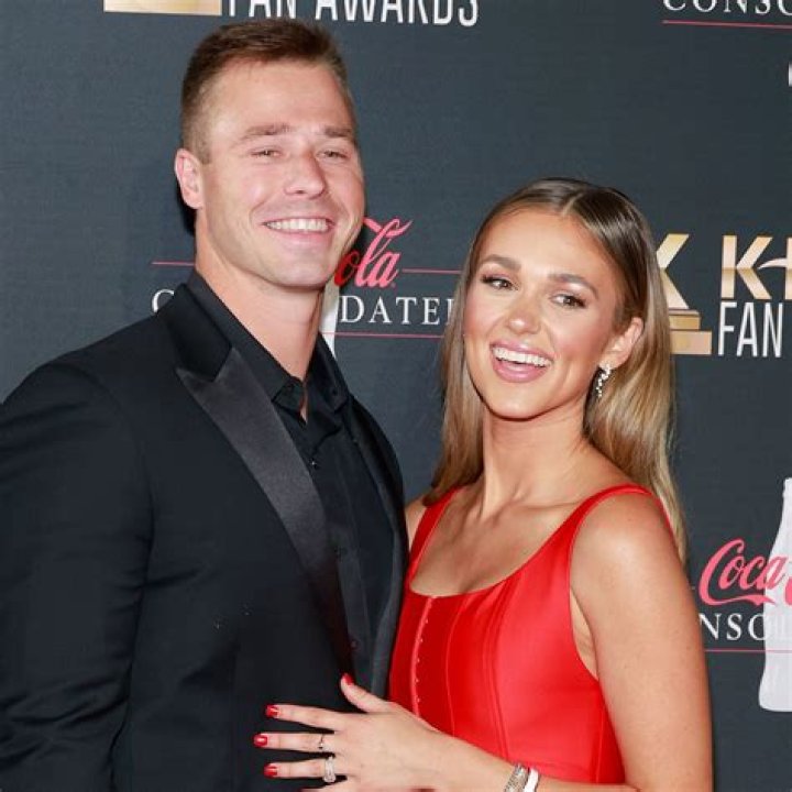 Sadie Robertson Biography, Net Worth, Boyfriend, Dating, Married, Siblings, Family