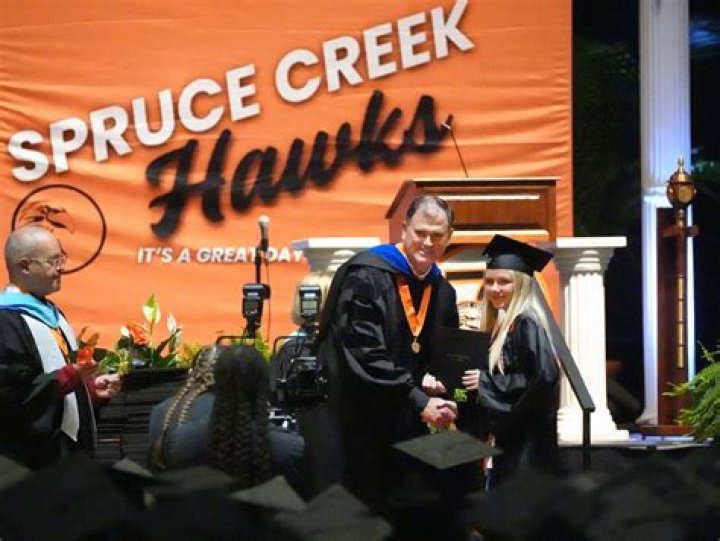 Spruce Creek High School alumni, Austin Hays is married to Samantha Hays. How much is his net worth?