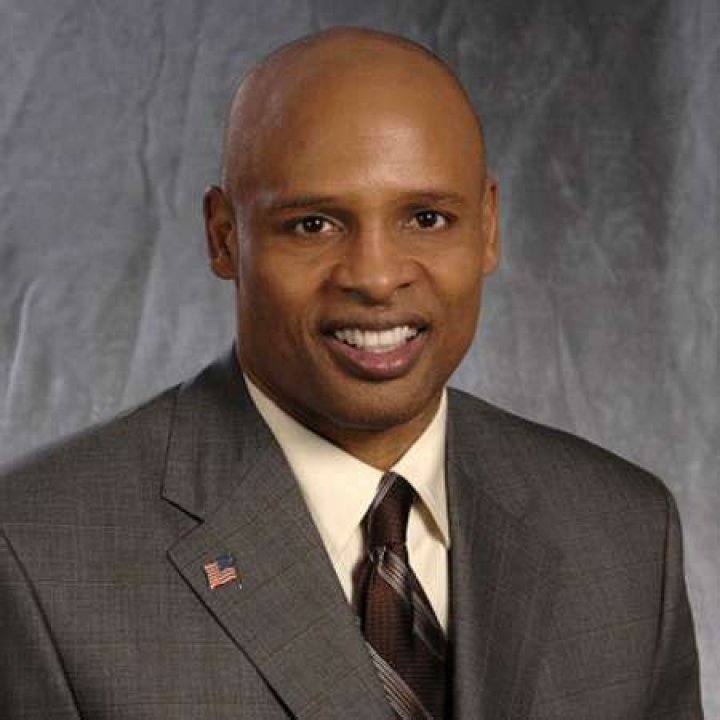 Swin Cash Bio - married, boyfriend, salary, net worth, husband, child, relationship, age, height, career, family