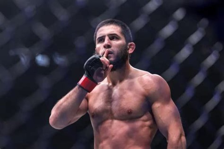 UFC Fighter Islam Makhachev Salary, Net worth, Earnings, Next Fight, Family, Affair, Girlfriend, Stats