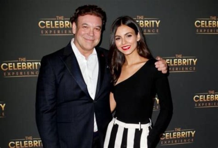 Victoria Justice Gives the Best Advice to Young Actors at The Celebrity Experience – Celeb Secrets
