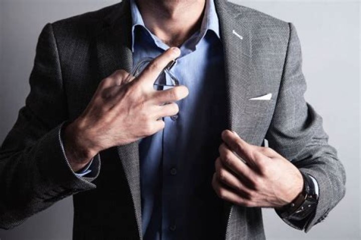 What Cologne Does Keanu Reeves Wear?