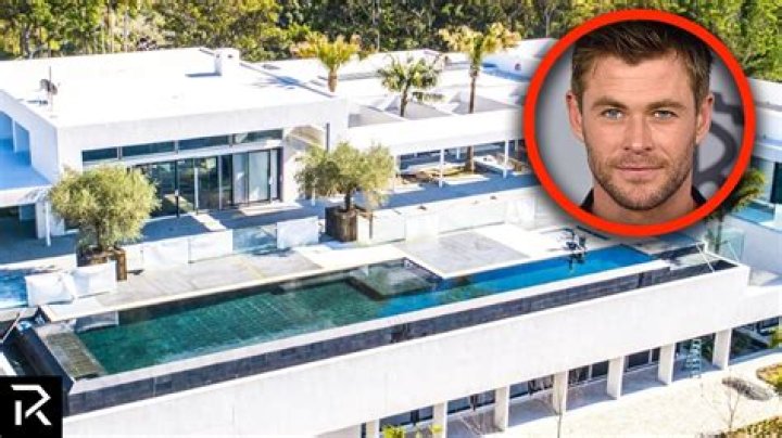 Where Does Chris Hemsworth Live?