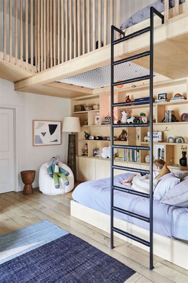 Where Does Hilary Duff Live?